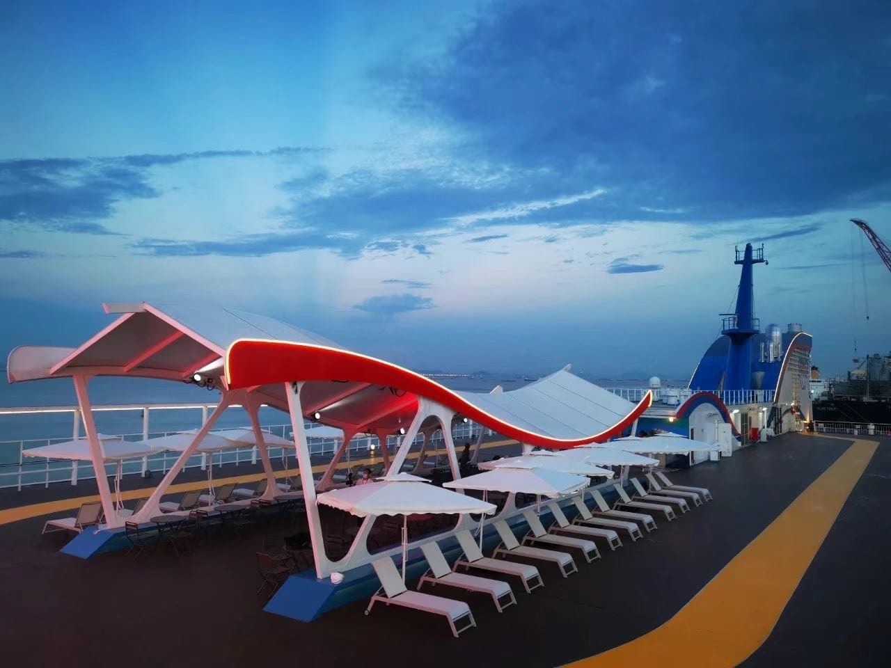Jilong Island · 11