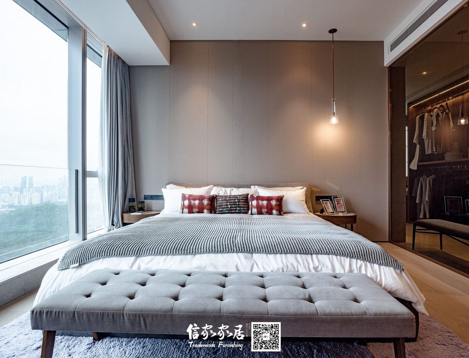 Mockup Room · 08